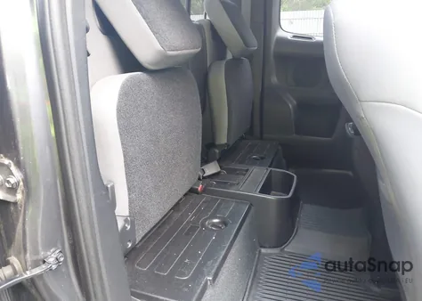 2018 Toyota Tacoma Sr5 V6 из США, поврежденный, VIN 5TFSZ5AN8JX150016